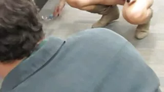 러시아의 섹시한중년여성을 유혹 그녀의 아들이 그에게 항문