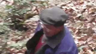 젊은 여자 쉽게 엿 에 이 입 고 여자 가 누구