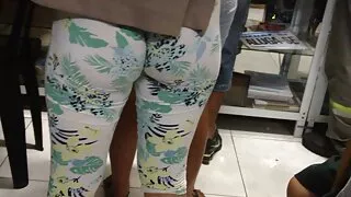 러시아의 젊은 여자를 사랑하는 귀여운 녀석