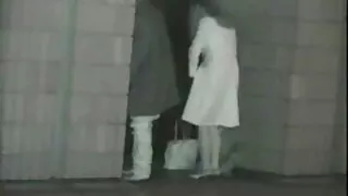 사람이 빌어 먹 뜨거운 갈색 머리에서 그녀의 집 항문